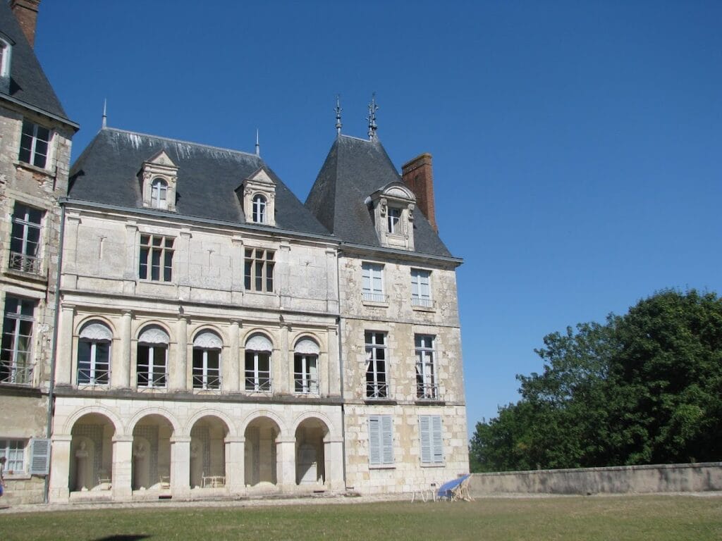 Château de Saint-Brisson-sur-Loire: A Medieval Palace-Fortress on the Loire 2 Château de Saint-Brisson-sur-Loire