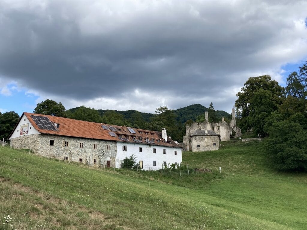 Sklabiňa Castle: A Medieval Administrative and Defensive Stronghold in Slovakia 4 Sklabiňa Castle