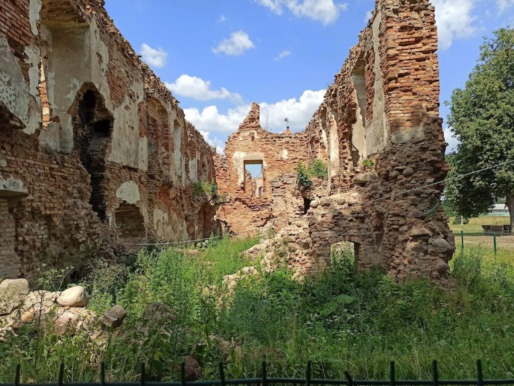 Halshany Castle: A Seventeenth-Century Palace-and-Castle Complex in Belarus 2 Halshany Castle