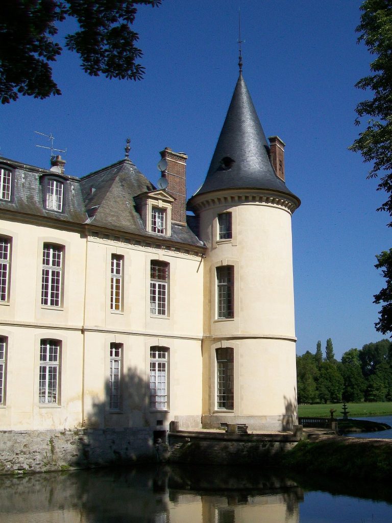 Castle of Ermenonville: An Eighteenth-Century Estate in France 3 Castle of Ermenonville