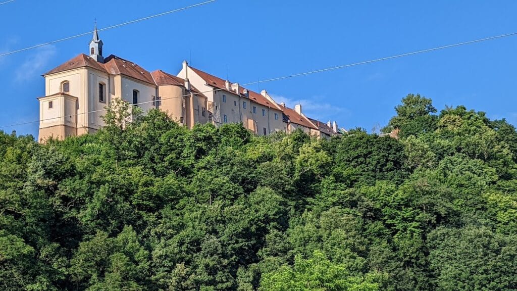 Castle Nižbor: A Royal and Aristocratic Stronghold in Czechia 1 Castle Nižbor