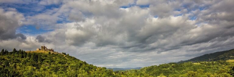 Château de Calmont d’Olt: A Medieval Fortress in Espalion, France