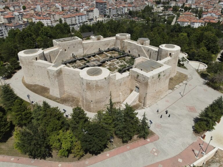 Karaman Castle: A Seljuk and Karamanid Fortress in Türkiye