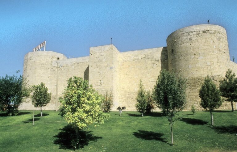 Karaman Castle: A Seljuk and Karamanid Fortress in Türkiye