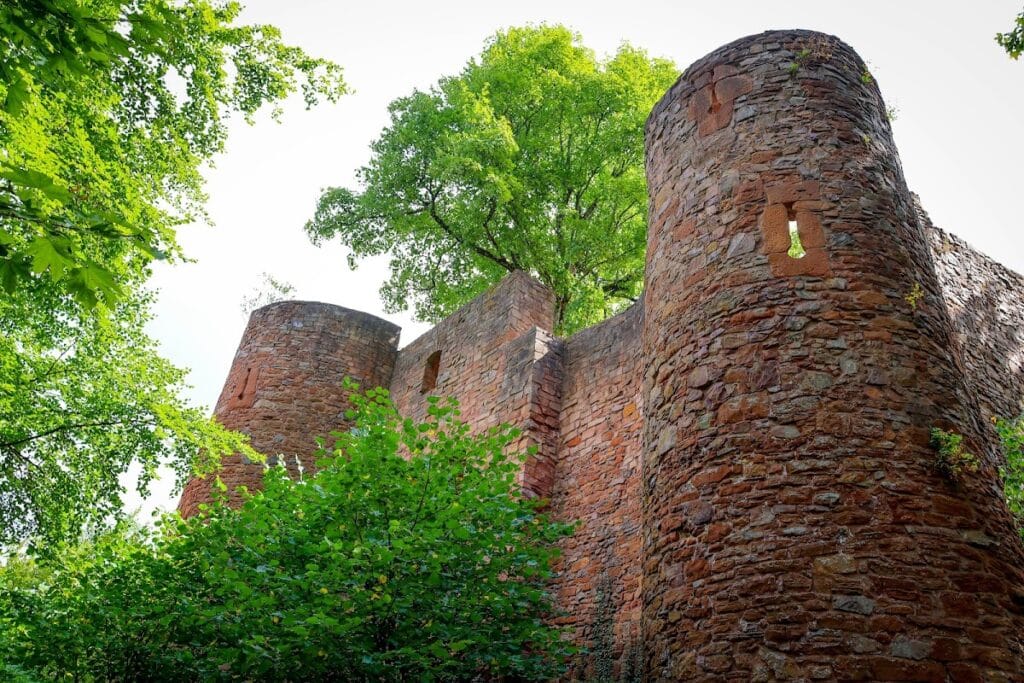 Burg Montclair: A Medieval Hilltop Castle on the Saar 2 Burg Montclair