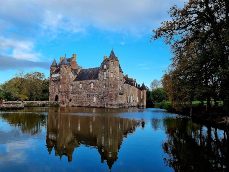 Château de Trécesson: A Medieval Water Castle in Brittany, France