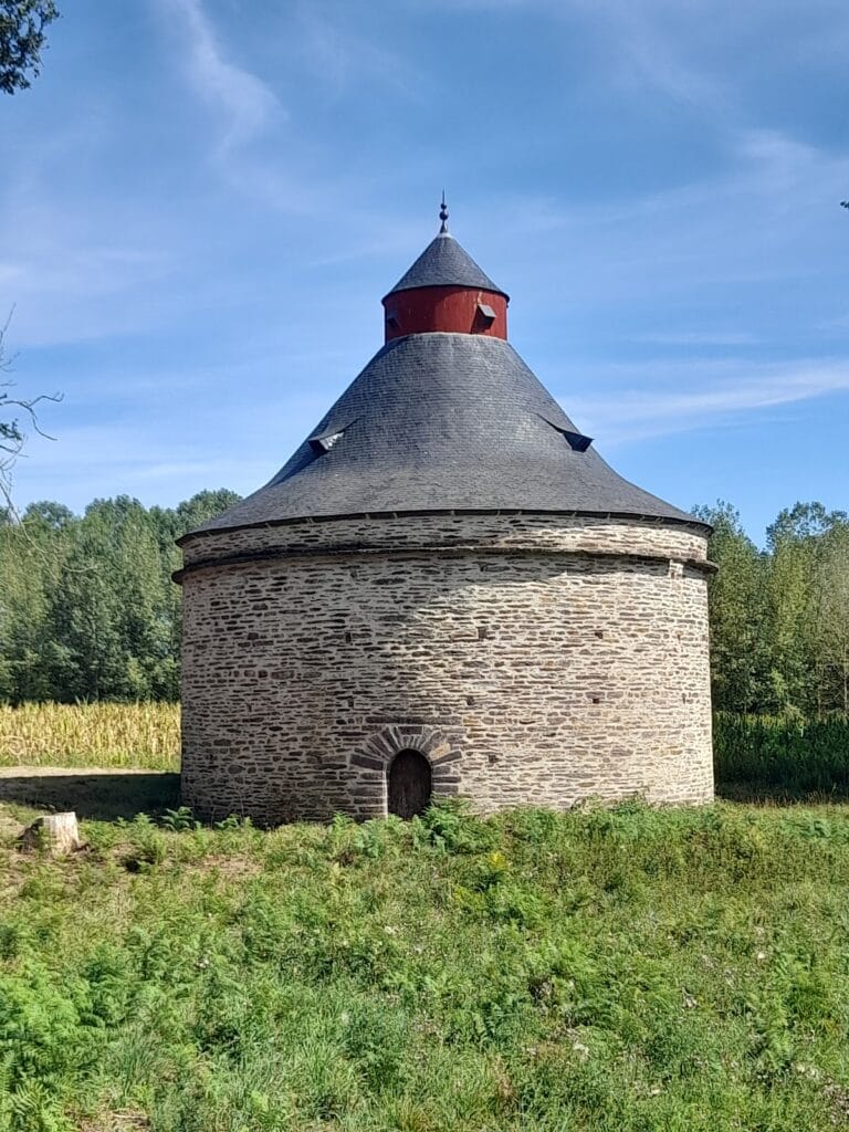 Château de Trécesson: A Medieval Fortified Residence in France 3 Château de Trécesson