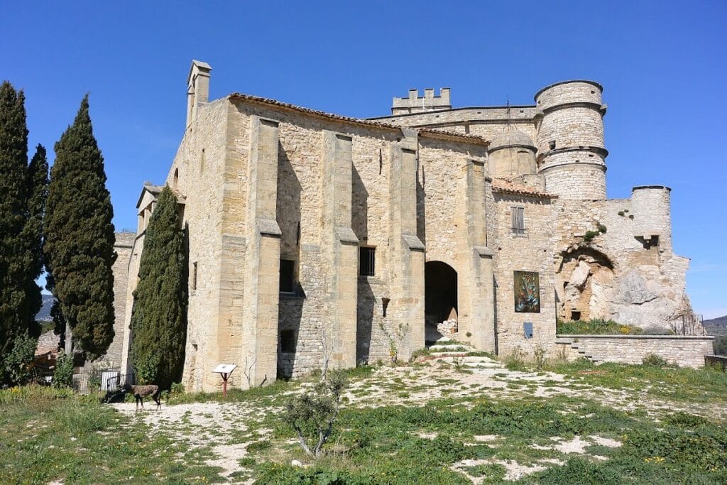 Barroux Castle: A Medieval Fortress and Renaissance Residence in France 3 Barroux Castle
