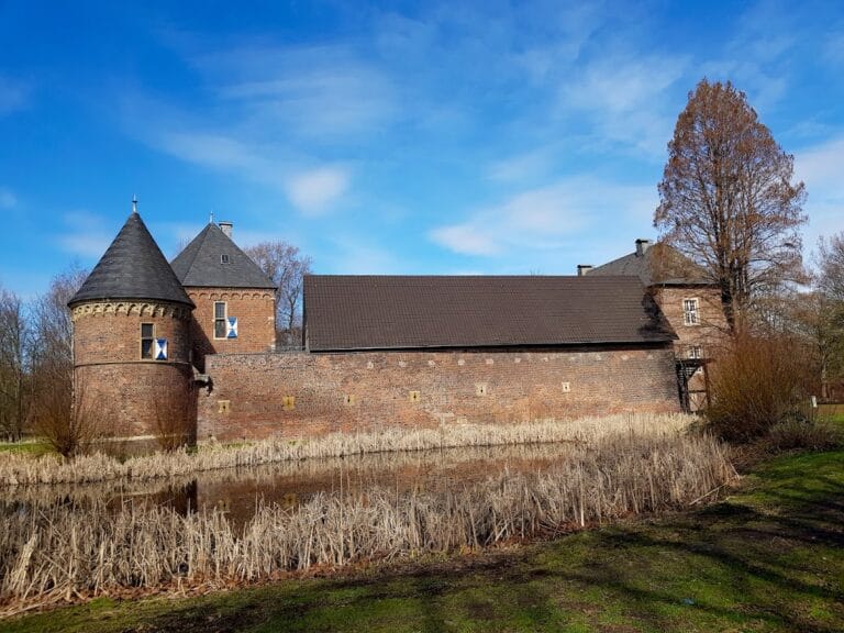 Burg Vondern: A Historic Medieval Castle in Oberhausen, Germany