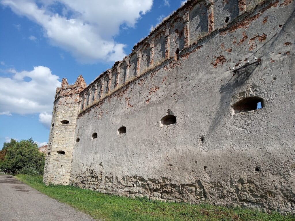Stare Selo Castle: A Renaissance Fortress in Ukraine 4 Stare Selo Castle