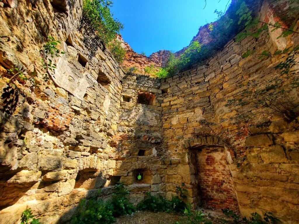 Stare Selo Castle: A Renaissance Fortress in Ukraine 5 Stare Selo Castle