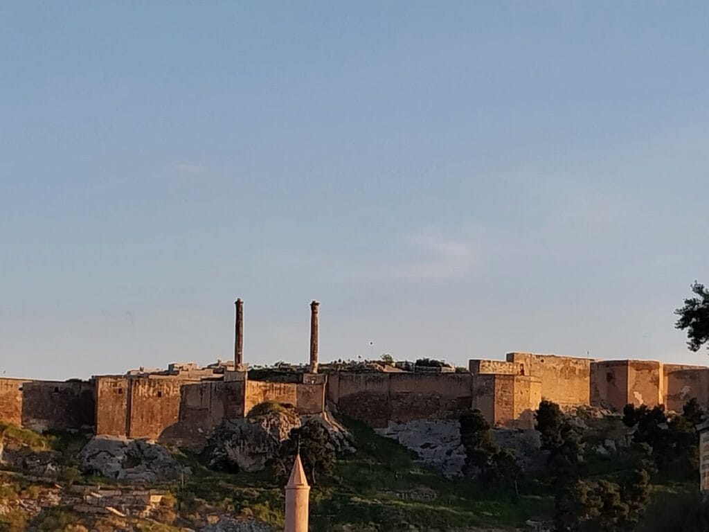 Şanlıurfa Castle: A Historic Fortress in Modern Turkey 7 Şanlıurfa Castle