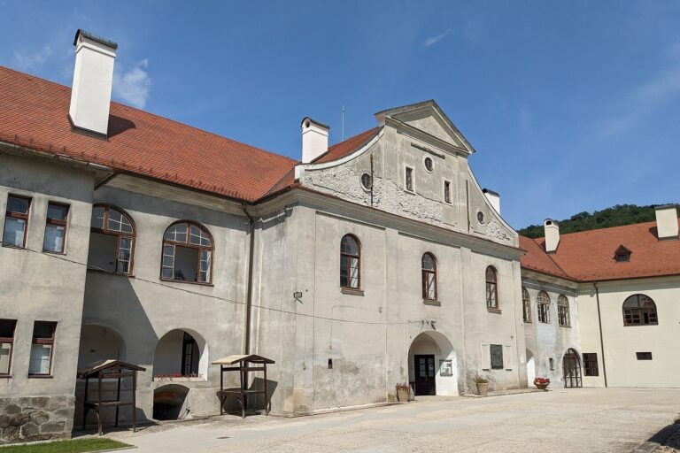 Modrý Kameň: A Gothic-Renaissance Castle in Slovakia