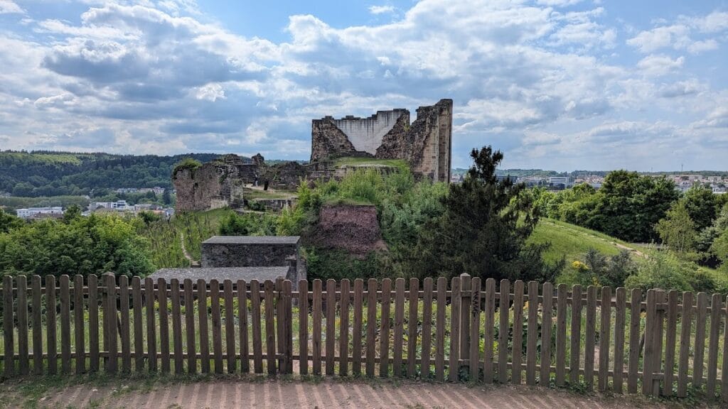 Château d'Épinal: A Medieval Fortress and Historic Park 3 Château d'Épinal