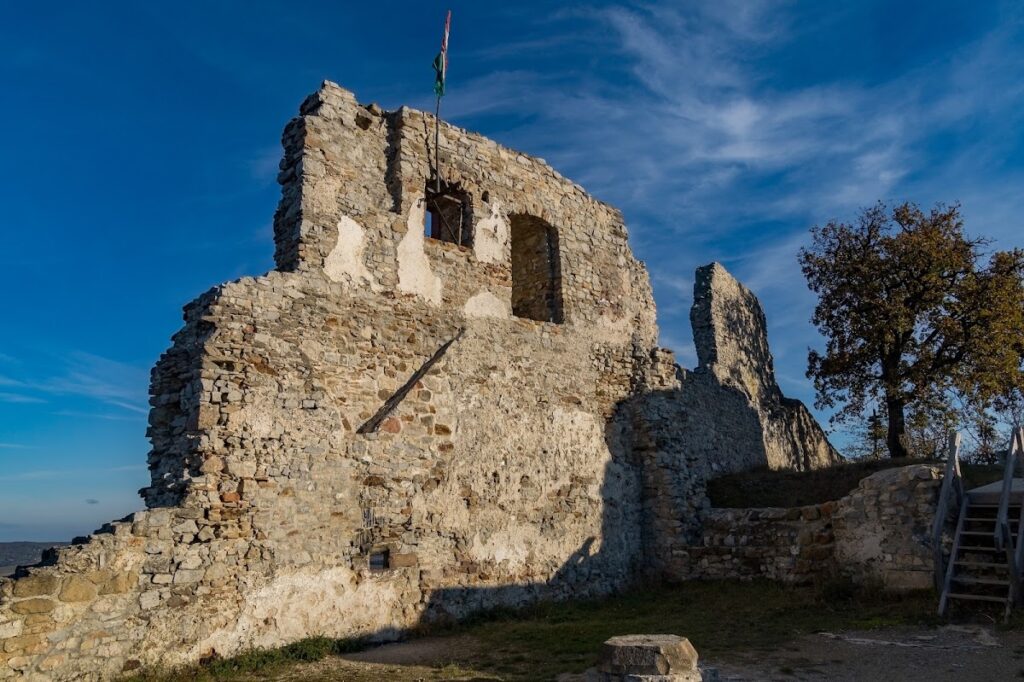 Rezi Castle: A Medieval Hungarian Fortress in Hungary 6 Rezi Castle