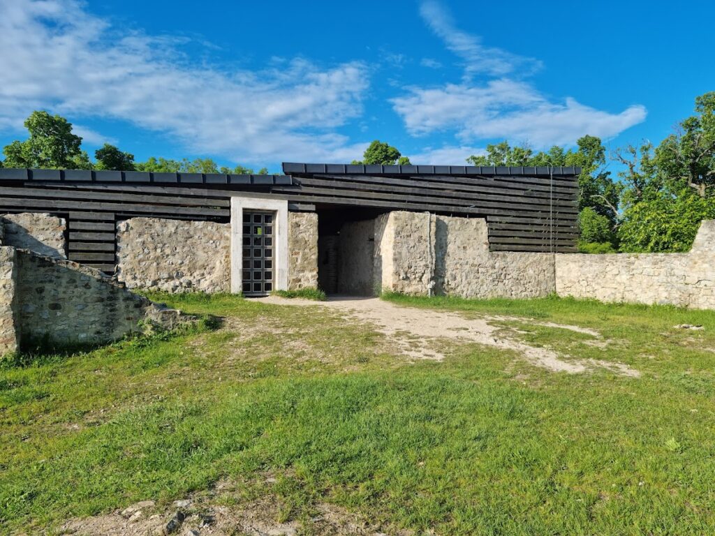 Rezi Castle: A Medieval Hungarian Fortress in Hungary 8 Rezi Castle