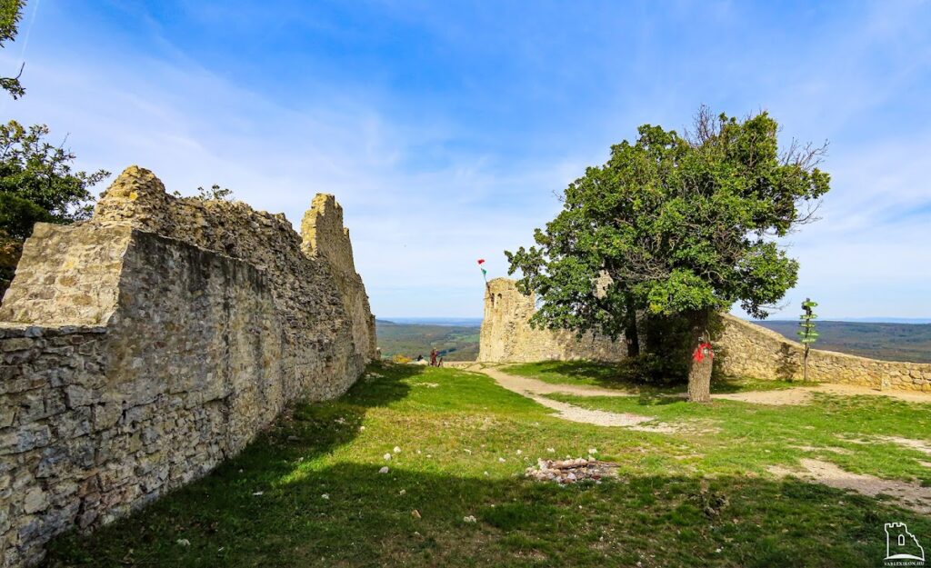 Rezi Castle: A Medieval Hungarian Fortress in Hungary 9 Rezi Castle
