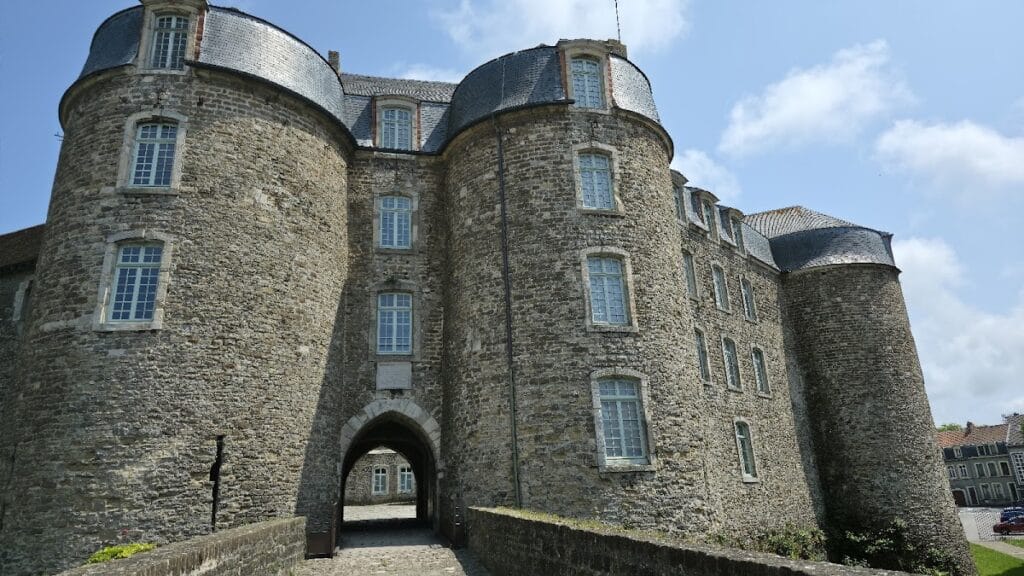 Château de Boulogne-sur-Mer: A Medieval Fortress and Museum in France 7 Château de Boulogne-sur-Mer
