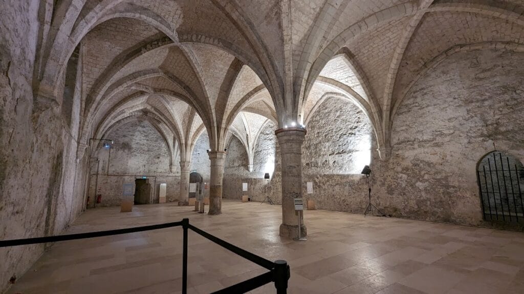 Château de Boulogne-sur-Mer: A Medieval Fortress and Museum in France 8 Château de Boulogne-sur-Mer