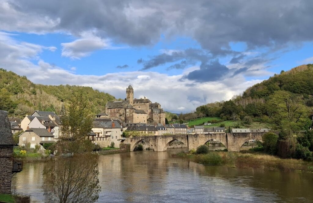 Château d’Estaing: A Historic Seigneurial Residence in France 2 Château d'Estaing