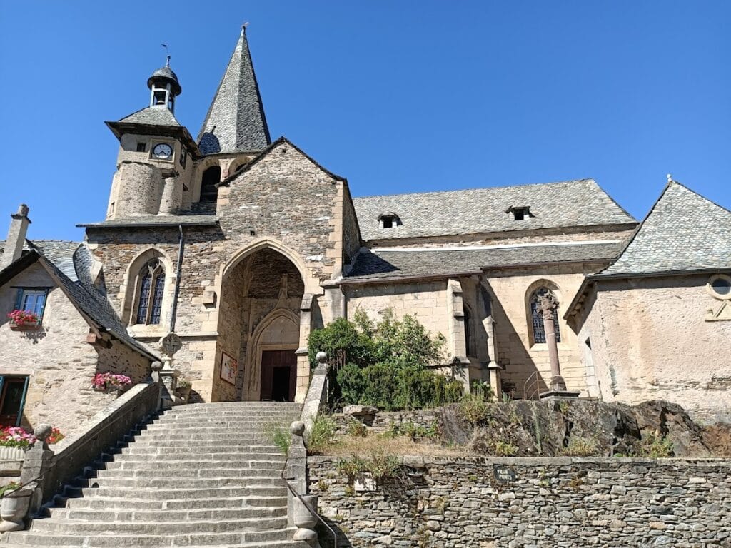 Château d’Estaing: A Historic Seigneurial Residence in France 5 Château d'Estaing