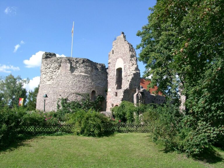 Burg Dreieichenhain: A Medieval Imperial Hunting Castle in Germany