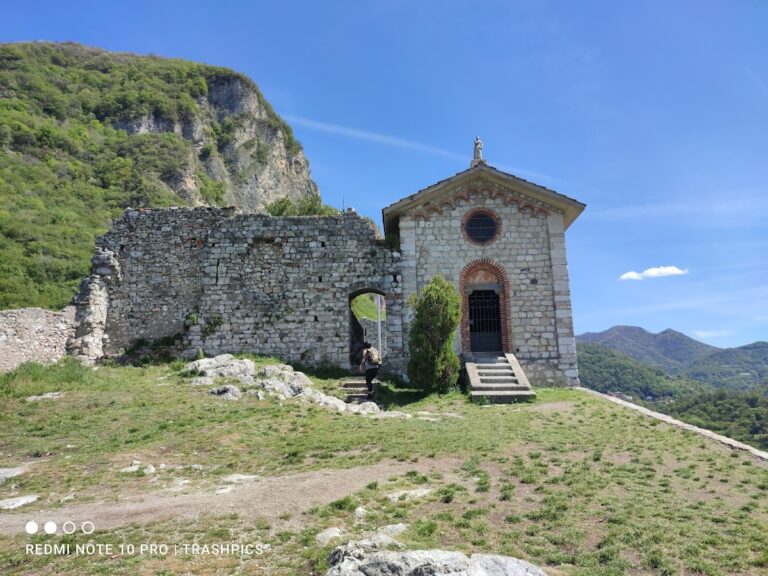 Castle of the Unnamed: A Medieval Fortress in Vercurago, Italy