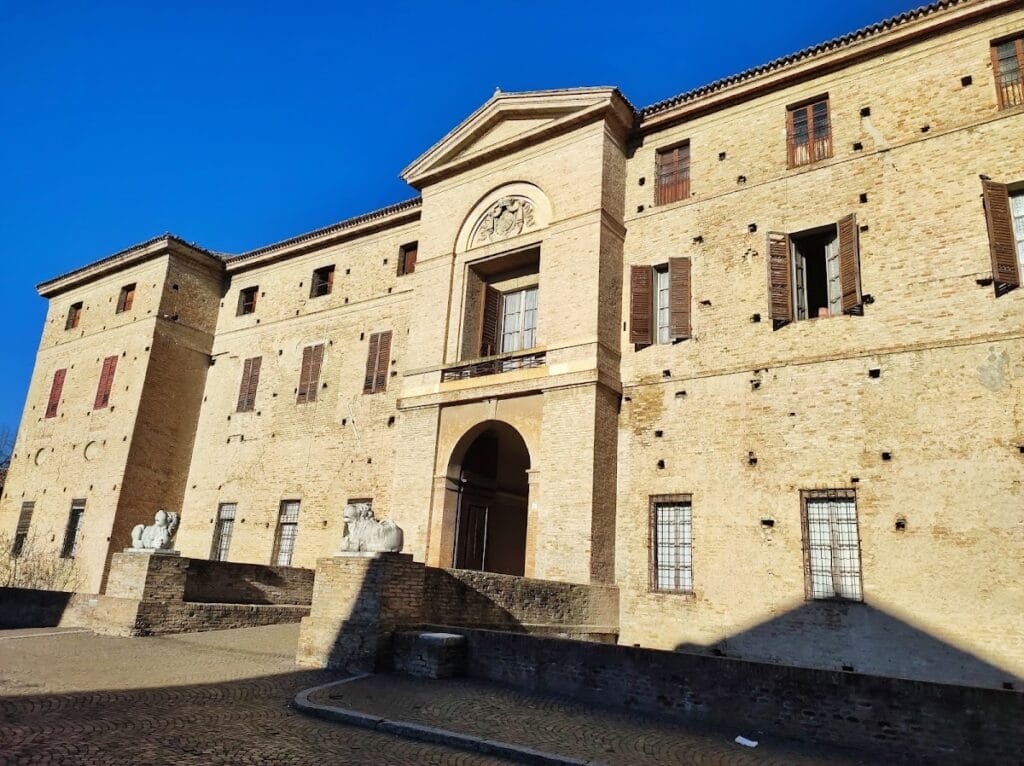Rocca Meli Lupi: The Castle-Palace of Soragna 3 Rocca Meli Lupi