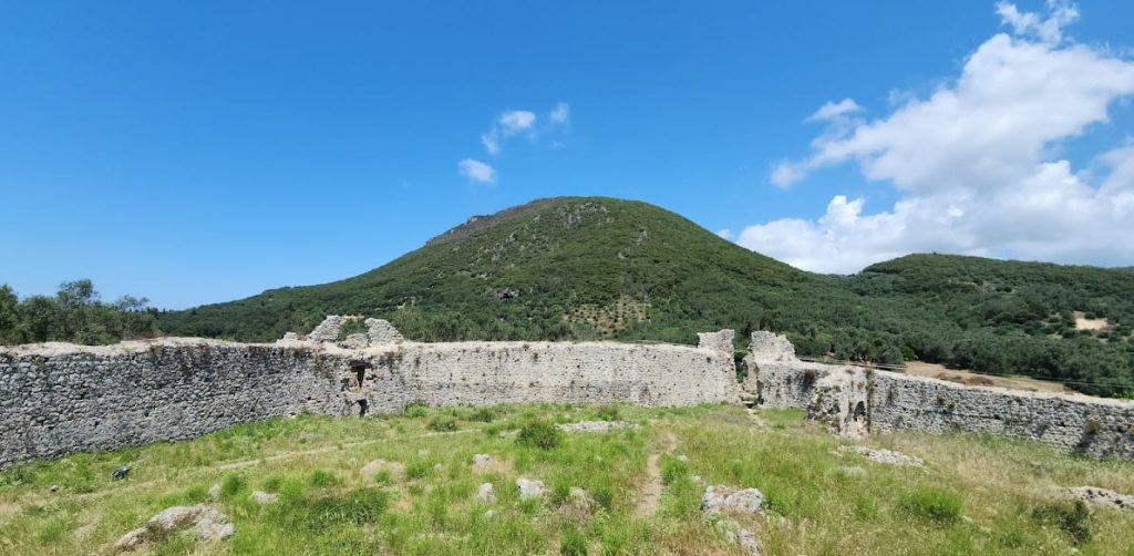 Gardiki Castle, Corfu: A Byzantine Fortress in Southern Corfu 2 Gardiki Castle, Corfu