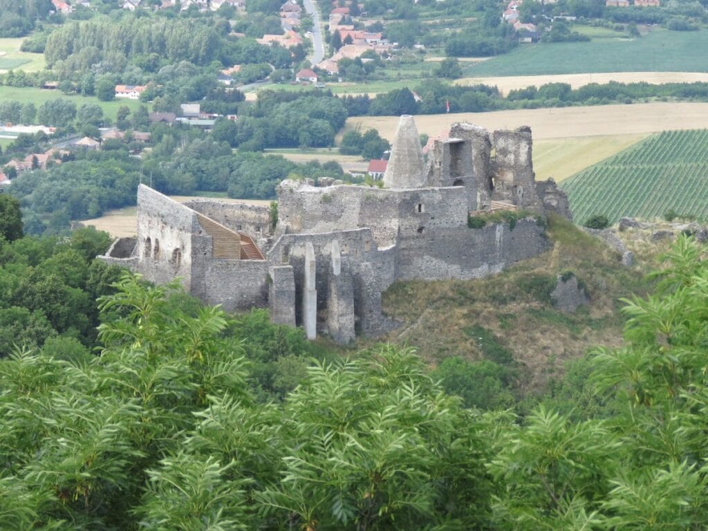 Castle of Somló: A Medieval Fortress in Hungary 1 Castle of Somló