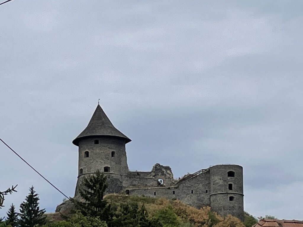 Šomoška Castle: A Medieval Fortress in Slovakia 7 Šomoška Castle