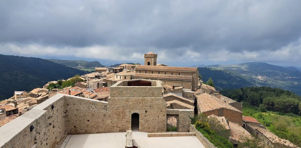 Castello di Montalbano Elicona
