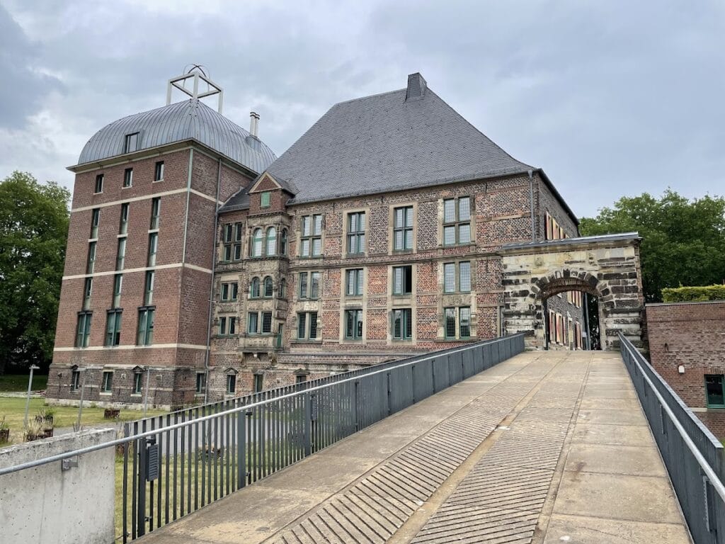 Horst Palace: A Renaissance Castle in Gelsenkirchen, Germany 6 Horst Palace