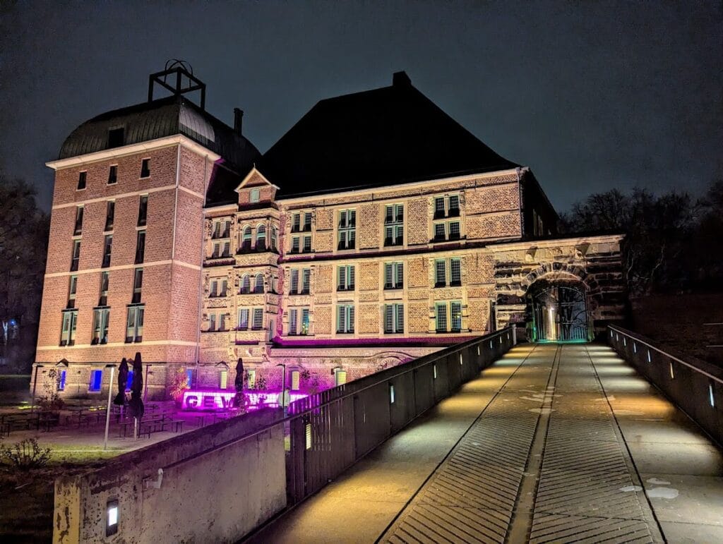 Horst Palace: A Renaissance Castle in Gelsenkirchen, Germany 7 Horst Palace