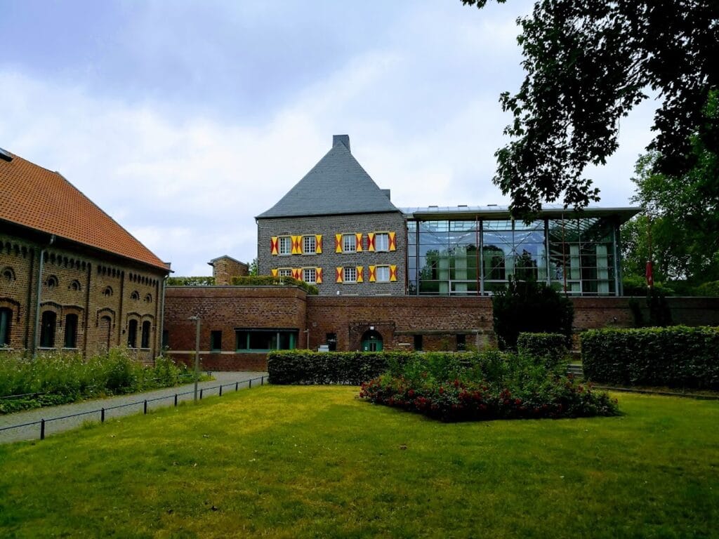 Horst Palace: A Renaissance Castle in Gelsenkirchen, Germany 8 Horst Palace