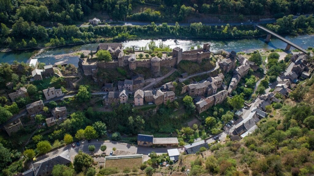 Château de Brousse: A Fortified Castle in Aveyron, France 1 Château de Brousse