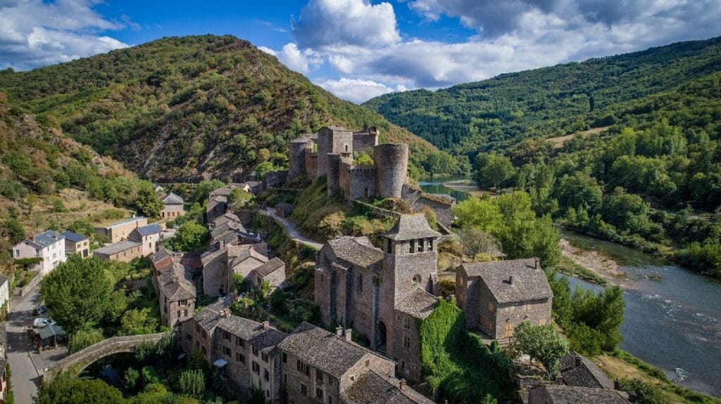 Château de Brousse: A Fortified Castle in Aveyron, France 2 Château de Brousse