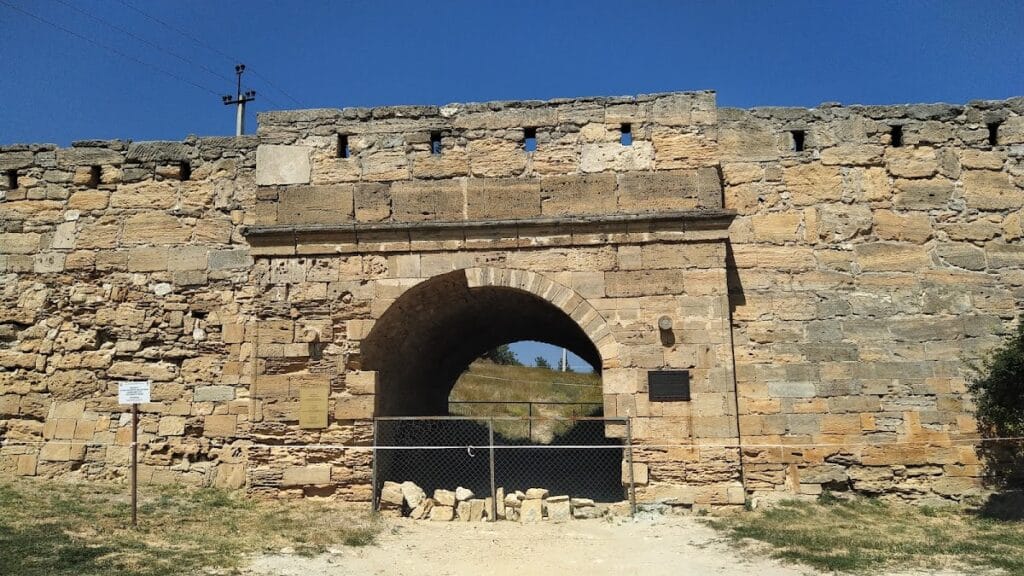 Yeni-Kale: An Ottoman Fortress at Kerch 5 Yeni-Kale