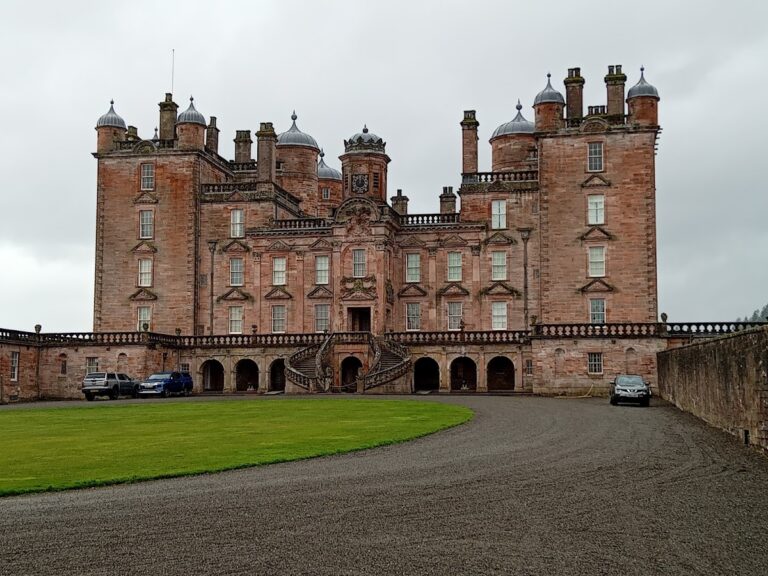 Drumlanrig Castle: A Historic Scottish Noble Residence