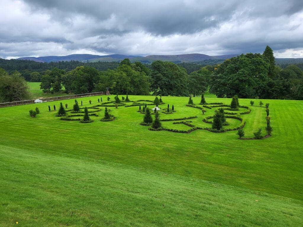 Drumlanrig Castle: A Renaissance Castle and Estate Residence 4 Drumlanrig Castle