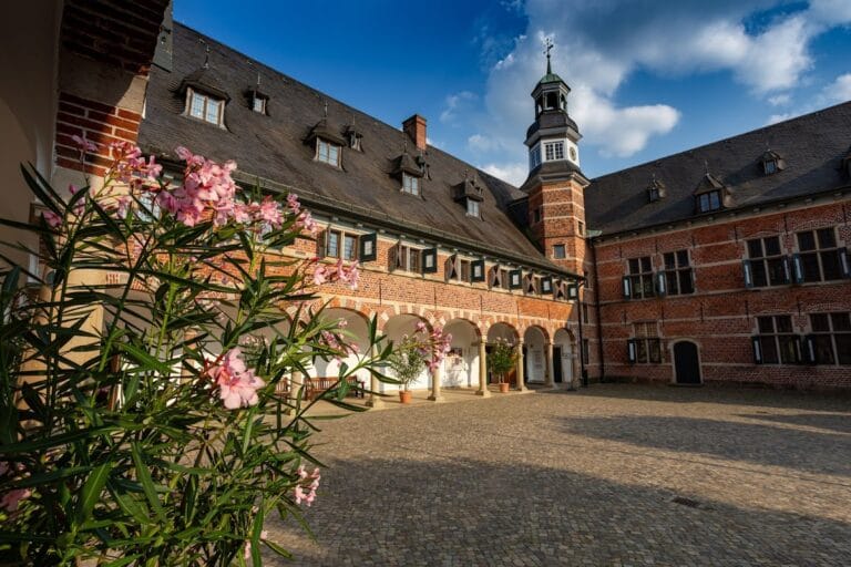 Schloss Reinbek: A Renaissance Castle and Cultural Venue in Germany