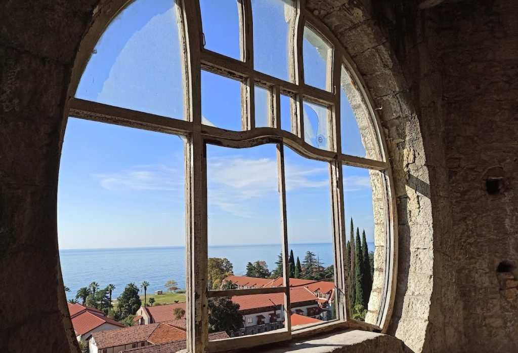 Prince of Oldenburg Castle: An Art Nouveau Palace in Gagra 5 Prince of Oldenburg Castle