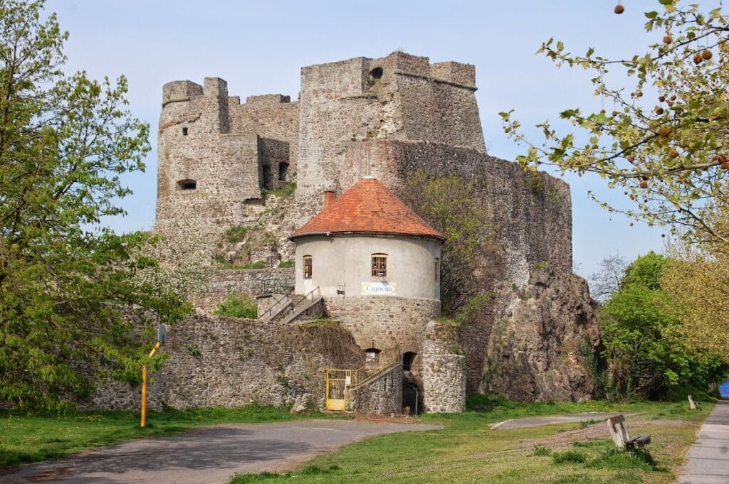 Levice Castle: A Medieval Fortress in Slovakia 2 Levice Castle