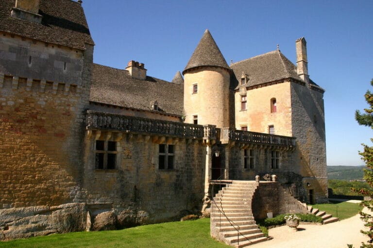 Château de Fénelon: A Historic Medieval Castle in Sainte-Mondane, France