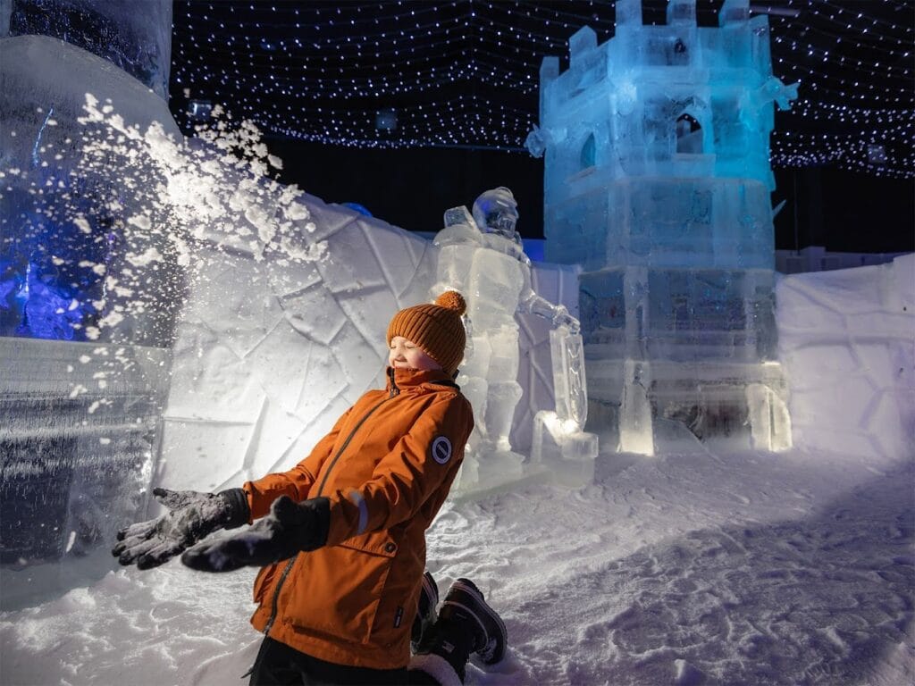 SnowCastle of Kemi: An Annually Rebuilt Snow-and-Ice Structure in Finland 1 SnowCastle of Kemi