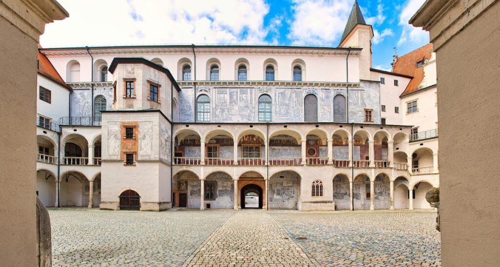 Schloss Neuburg: A Renaissance Palace in Germany 3 Schloss Neuburg (Bayern)
