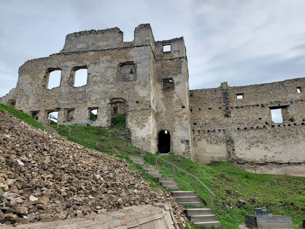 Považský hrad: A Medieval Castle Ruin in Slovakia 10 Považský hrad