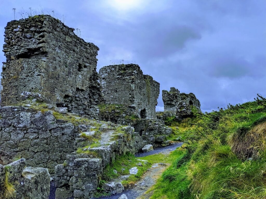 Rock of Dunamase: A Hiberno-Norman Castle in Ireland 2 Rock of Dunamase