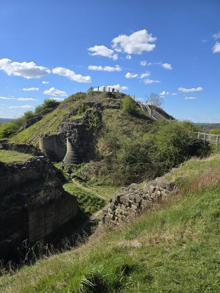 Sandal Castle: A Medieval Fortress at Wakefield 3 Sandal Castle