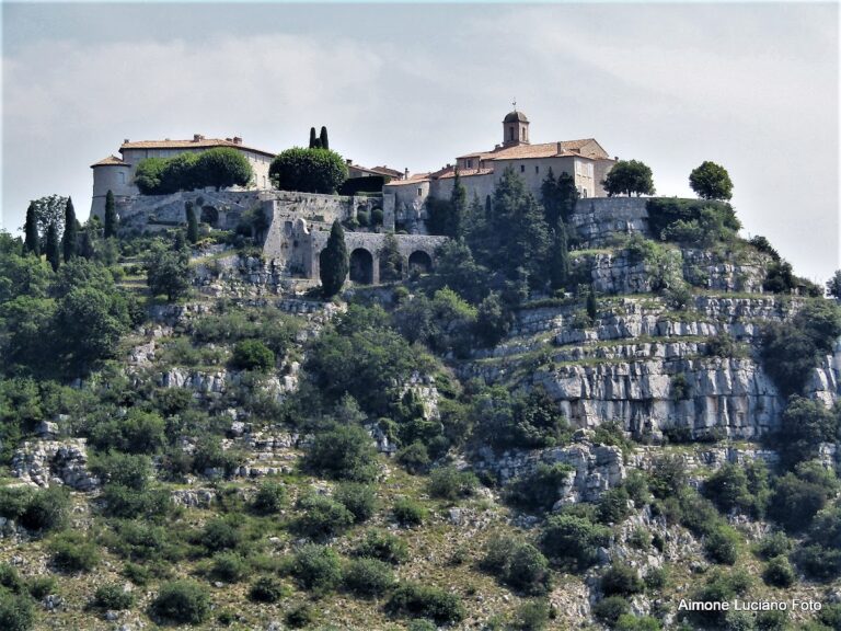 Château de Gourdon: A Historic Fortress in France